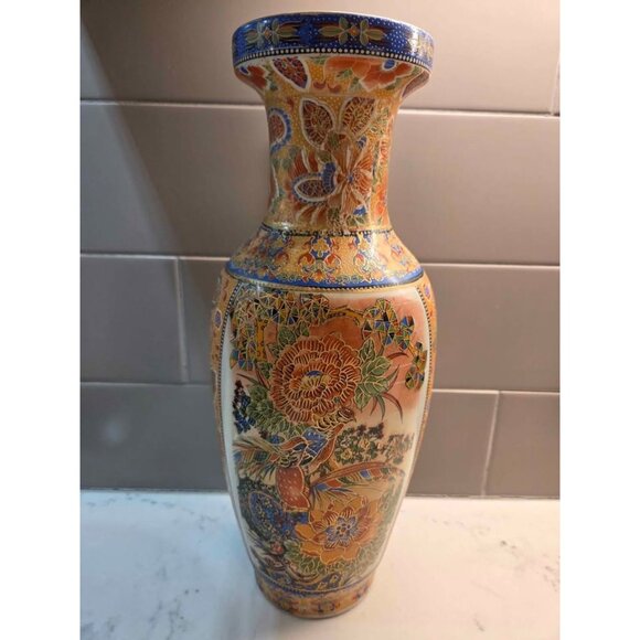 Vintage Satsuma style Japanese Vase - Picture 2 of 10